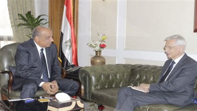 وزير قطاع الأعمال وسفير فرنسا بالقاهرة يبحثان تعزيز التعاون الاقتصادي والاستثماري