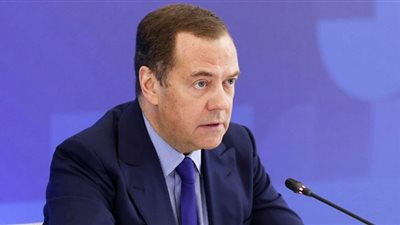 ميدفيديف يهدد باستخدام السلاح النووي
