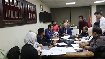 810 طلاب يتقدمون بأوراقهم في انتخابات جامعة القناة