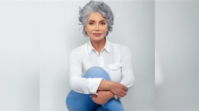 الشيب يبرز جمال سوسن بدر في مهرجان القاهرة للدراما| صور