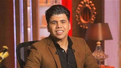 عمر كمال ينفي حصوله على 450 ألف دولار مقابل غنائه في حفل ليبيا
