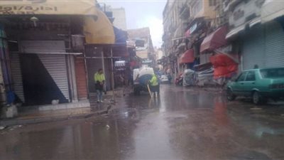 نشاط كبير بميناء الأسكندرية رغم التقلبات الجوية