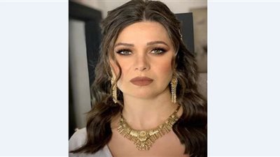 يسرا اللوزي تهوس محبيها بجمالها في مهرجان القاهرة للدراما