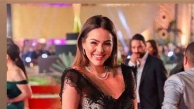 هنادي مهنا بفستان منفوش في مهرجان القاهرة للدراما
