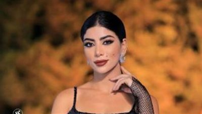 كارولين عزمي تهوس محبيها بالأصفر.. شاهد