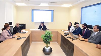 وزيرة الهجرة تستعرض استراتيجية الاتصال الاعلامي مع المصريين بالخارج
