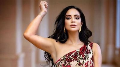 بسنت شوقي تتألق بالأسود والفضي