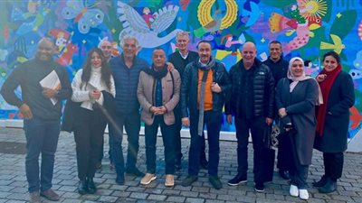 وفد أثري يتفقد قاعة العرض المخصصة لمعرض 