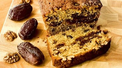 طريقة عمل كيكة التمر بعين الجمل لمد الجسم بالطاقة والنشاط