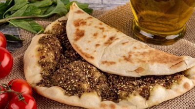 حضري مناقيش بالزعتر على الطريقة اللبنانية