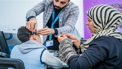 WE تنفذ مبادرة لاستبدال السماعة الخارجية لقوقعة الأذن الإلكترونية للأطفال
