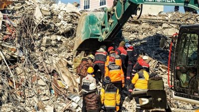 انتشال رضيع قضى 140 ساعة تحت أنقاض زلزال تركيا