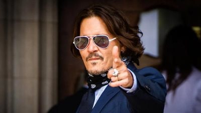 جوني ديب يقع في حب جويل ريتش.. أيه الحكاية؟