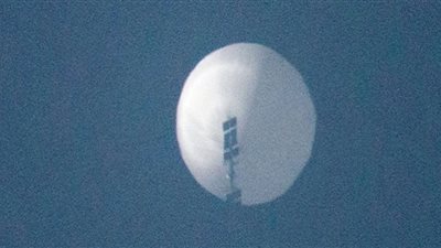 المنطاد يُعمق جراح الأزمة بين واشنطن وبكين