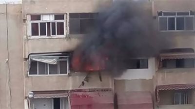 الأدلة الجنائية تفحص حريق شقة سكنية بإمبابة