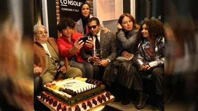 مسيرة فاروق فلوكس فى صالون 