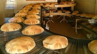 ضبط مدير مخبز حجب 9.5 طن دقيق عن التداول بالجيزة
