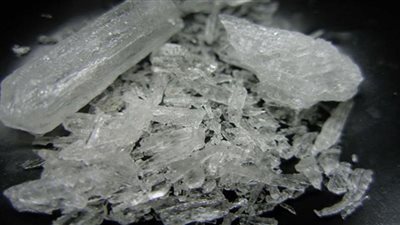 حبس عاطلين لاتهامهما بحيازة كمية من مخدر الآيس في السلام