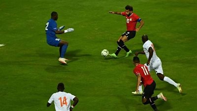 منتخب مصر يتقدم على النيجر فى الشوط الاول