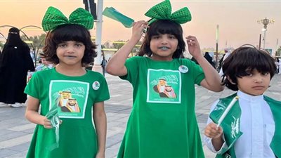اليوم الوطني السعودي 92.. براعم صغيرة تتزين بالعلم الأخضر