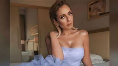ريم البارودي تتألق بالأبيض.. والجمهور: قمر (صور)