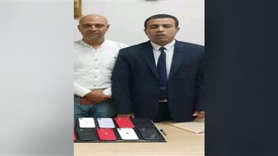 180 ألف جنيه تعويضات جمركية على هواتف محمولة مهربة بمطار برج العرب