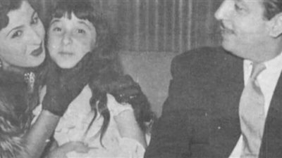 لبلبة تبهر الجمهور بصور من أيام الطفولة مع أنور وجدي.. شاهد