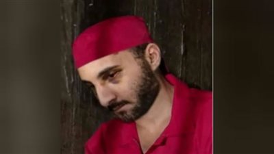 محمد عادل.. ببدلة حمراء في انتظار قرار الموت (شاهد)