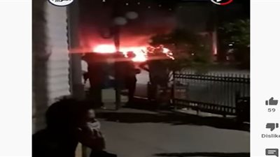 متظاهرون يفجرون حافلة تابعة لقوات الأمن في إيران (شاهد)