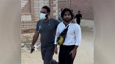 المتسولون يقتحمون جنازة هشام سليم