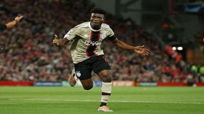 برشلونة يبدي إعجابه بنجم أياكس محمد قدوس