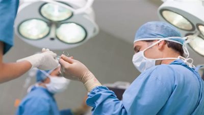 إنقاذ طفل ابتلع جسمًا لا يخطر على البال