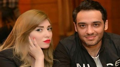 خناقة جديدة بين رامي جمال وزوجته بسبب البيتزا