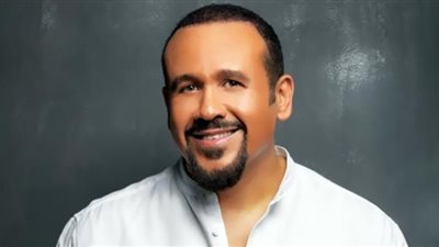 هشام عباس يختتم حفلات مهرجان رشيد للموسيقى والغناء