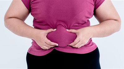 حلول للتخلص من الانتفاخ بعد الانتهاء من وجبات الطعام