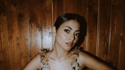 مي الغيطي تخطف الأضواء بفستان من مخلفات البلاستيك..شاهد