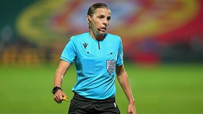 الحكمة الفرنسية ستيفانى فرابارت تكتب التاريخ فى المونديال