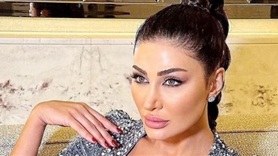 هبة نور تطل بالأسود المكشوف