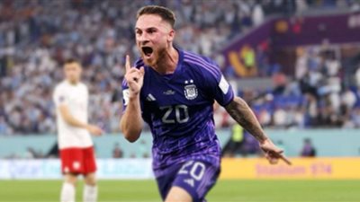 الأرجنتين يسجل الهدف الأول في شباك بولندا