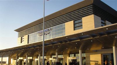مطار برج العرب يحبط محاولة تهريب كمية من النقد الأجنبي