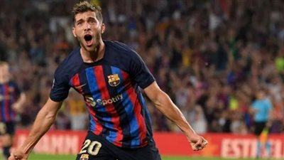 روبيرتو يتوصل لاتفاق بتجديد عقده مع برشلونة