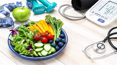 خفض السعرات الحرارية يجعلك أصغر سنًا.. دراسة توضح