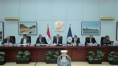 عيسي يستعرض الموقف المالي لدعم السياحة مع مجلس إدارة الصندوق