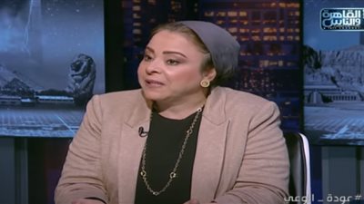 نهاد أبوالقمصان عن منهج رابعة إبتدائي: بدابة لتكوين الفكر الإرهابي (فيديو)