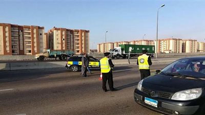 رفع 55 سيارة ودراجة نارية متهالكة من الشوارع والميادين