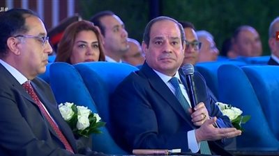 السيسي عن إنشاء الكباري الجديدة: لو ما عملتش كده هبقى بضيع البلد.. 