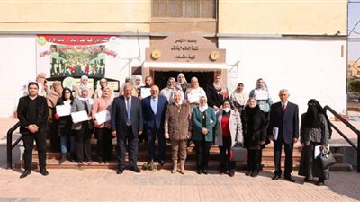 تخريج الدفعة الأولى من الحاصلين على شهادة الصحة الإلكترونية بطب بنات الأزهر