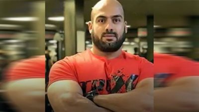 لاعب كمال أجسام إيراني يخرج من السجن 