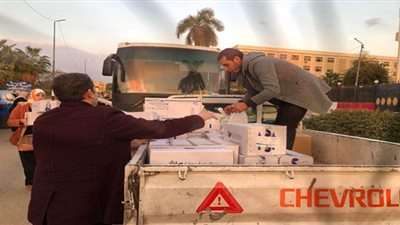 انطلاق قافلة جامعة الأزهر الشاملة إلى الأقصر محملة بـ1500 شجرة زيتون