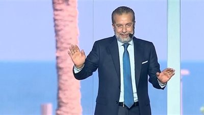 تفاصيل ما دار بين السيسي وشريف منير في احتفالية المنصورة الجديدة (فيديو)